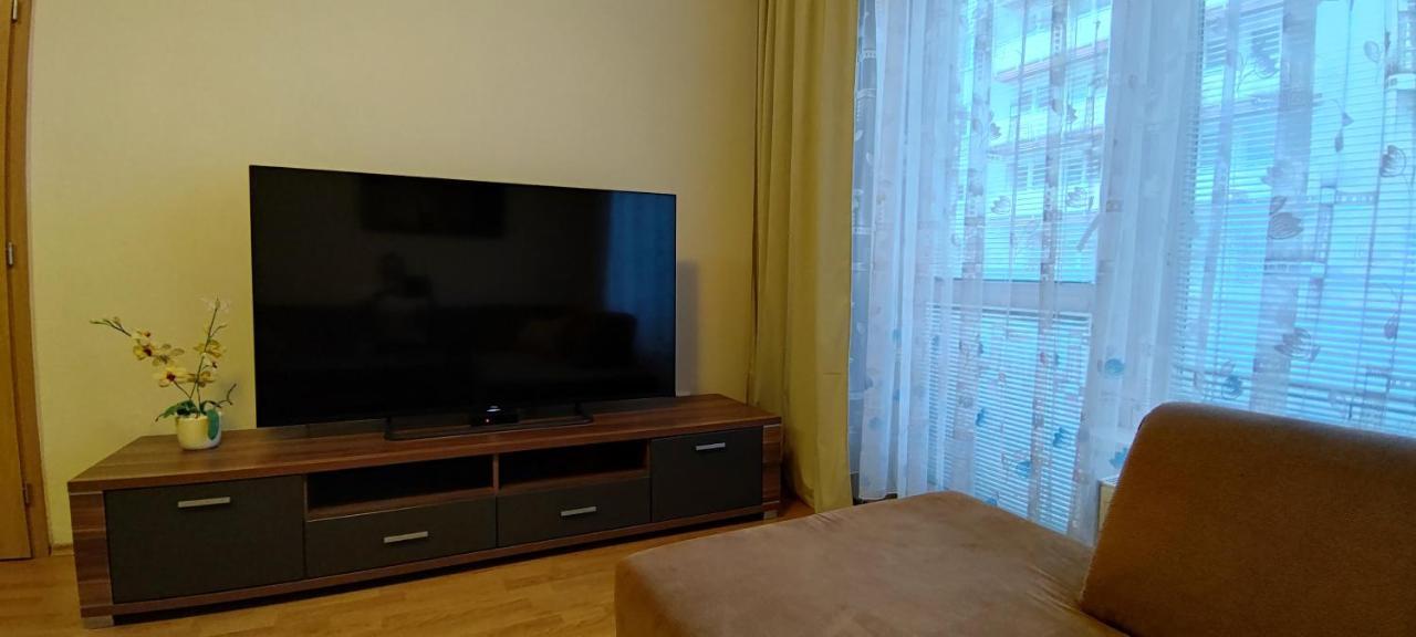 班斯卡-比斯特里察2 Izbovy Byt 60M2 V Centre Na Bakossovej, 24H Self Checkin公寓 外观 照片